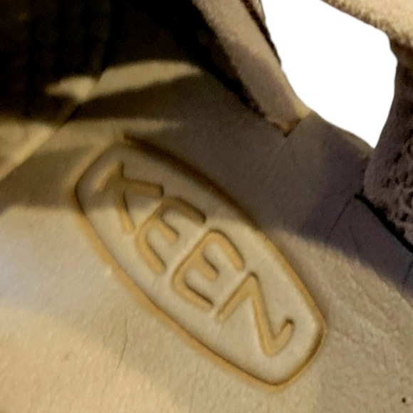 Keen gray waterproof hiking sandals, closed toe size 6.5 - Picture 7 of 9